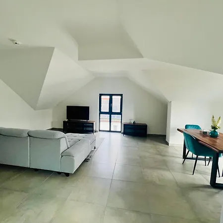 Apartament Schoene Neubauwohnung Naehe Frankfurt Und Flughafen
